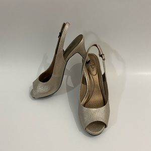 Gold LifeStride Teller Women's Slingback Heels